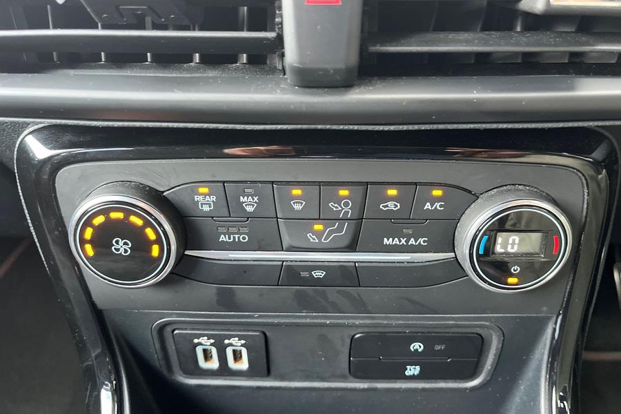 Ford ECOSPORT Photo autoimg-3e6f991148bc6273b8f4654652b8be631a1b62ed.jpg