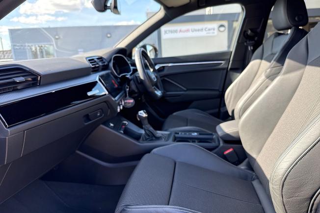 AUDI Q3 Photo 48