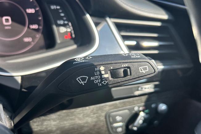 AUDI Q7 Photo 46