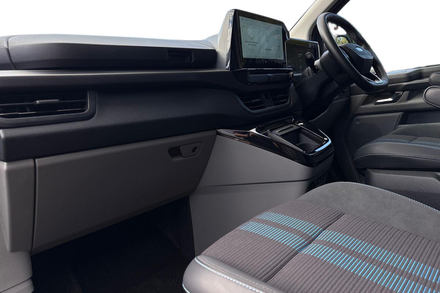 Ford TRANSIT CUSTOM Photo 2