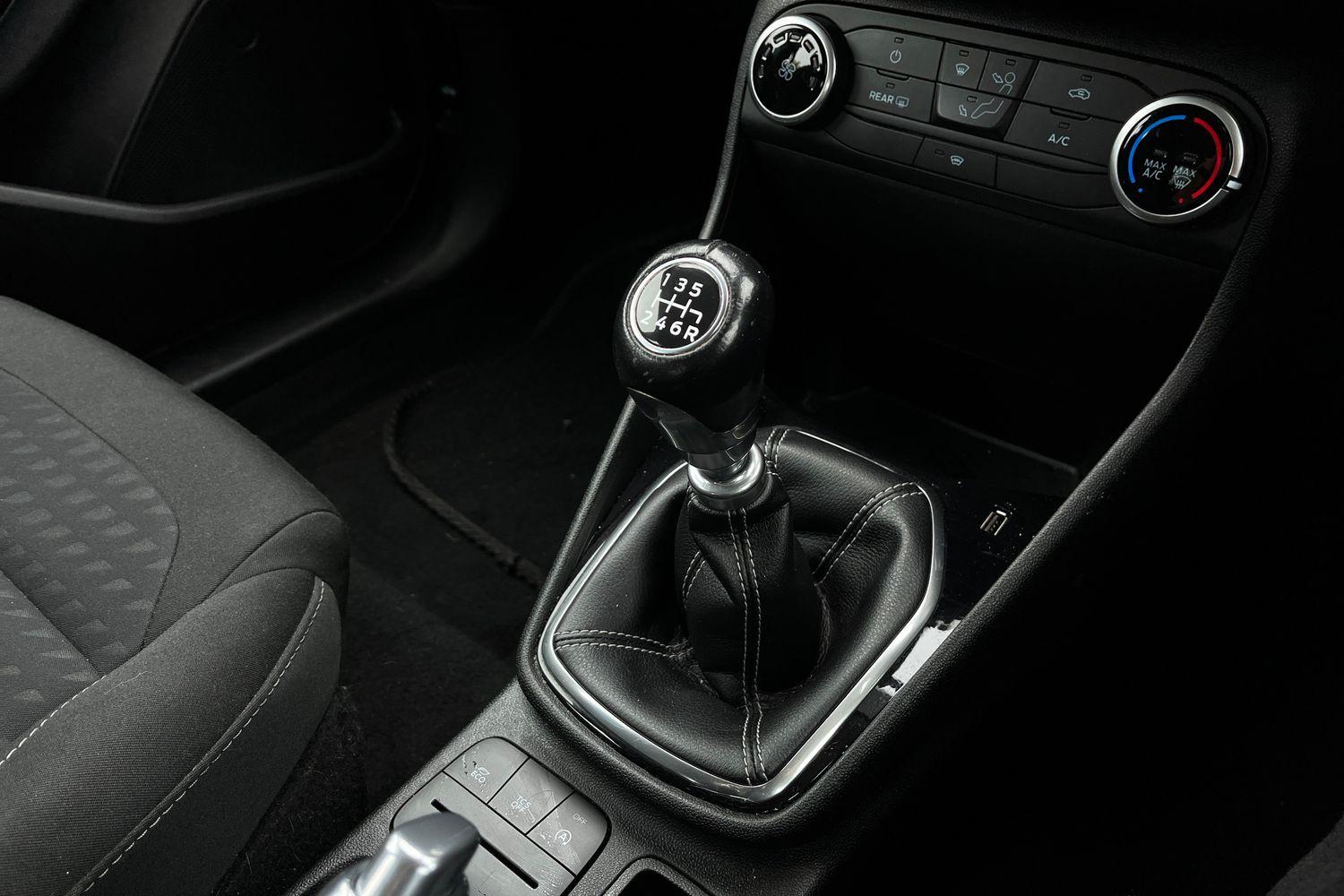 Ford Fiesta Photo 33