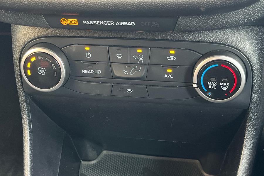 Ford FIESTA Photo autoimg-3e7b2f15a5075ce85716a98db31a10d75fe4059d.jpg
