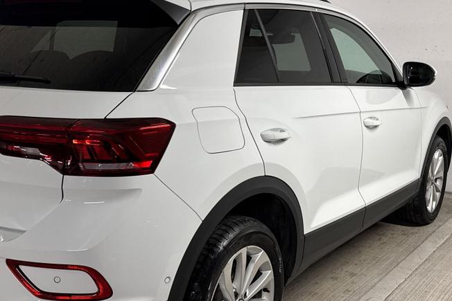 VOLKSWAGEN T-Roc Photo 28
