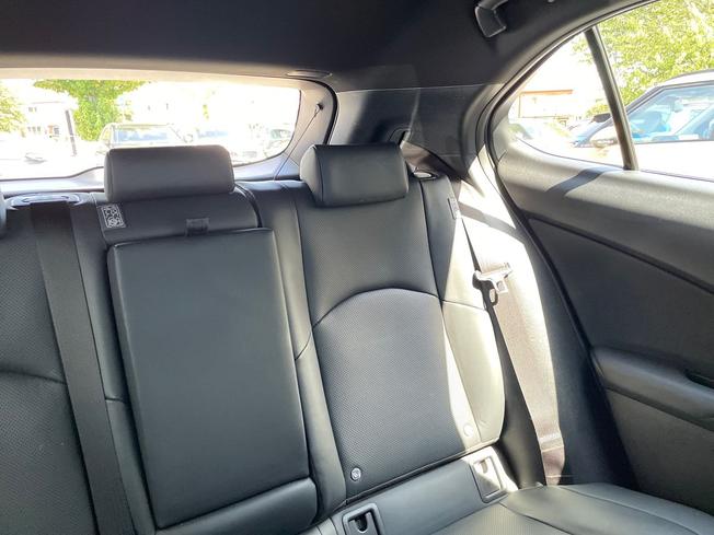 LEXUS UX Photo 52