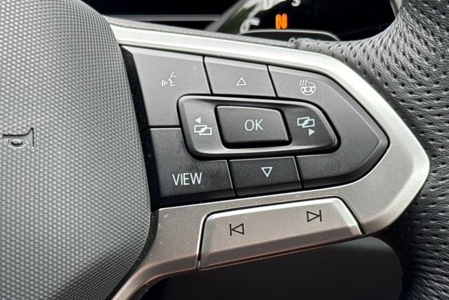 VOLKSWAGEN Tiguan Photo 17