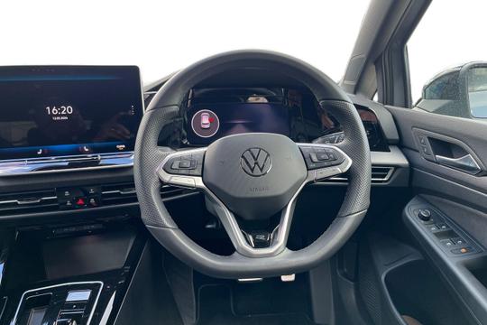Volkswagen Golf Photo autoimg-3e7f2de6763caa9f852ab3fa262b3846ba4a2647.jpg