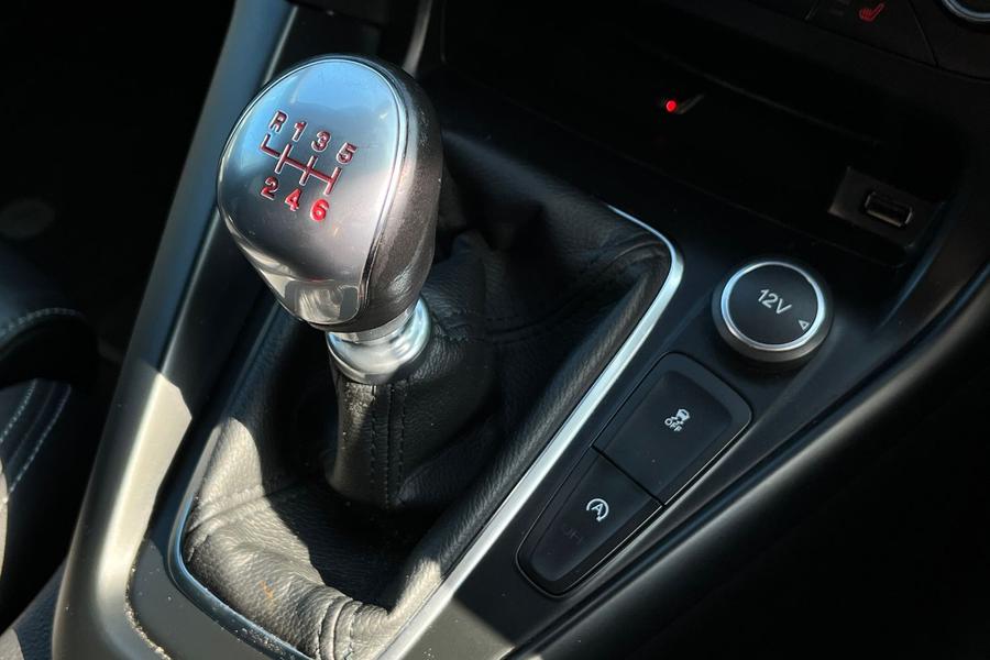 Ford FOCUS Photo autoimg-3e800d5833aa160e94acf69613bc7630f3397437.jpg