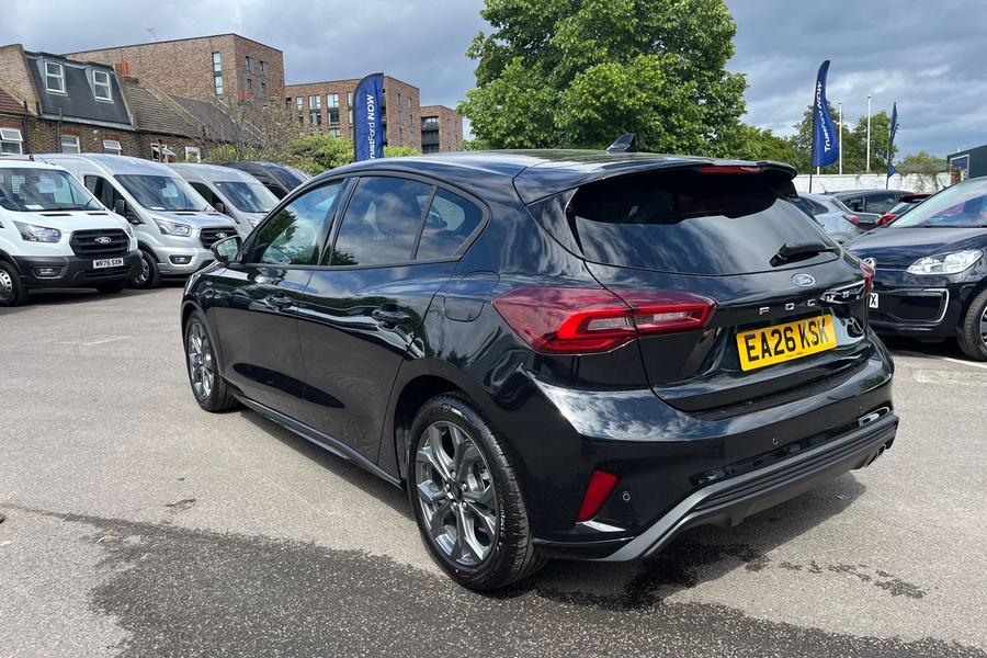 Ford FOCUS Photo autoimg-3e81aff7db45acb31c2262eeac31b66c990cbbfb.jpg