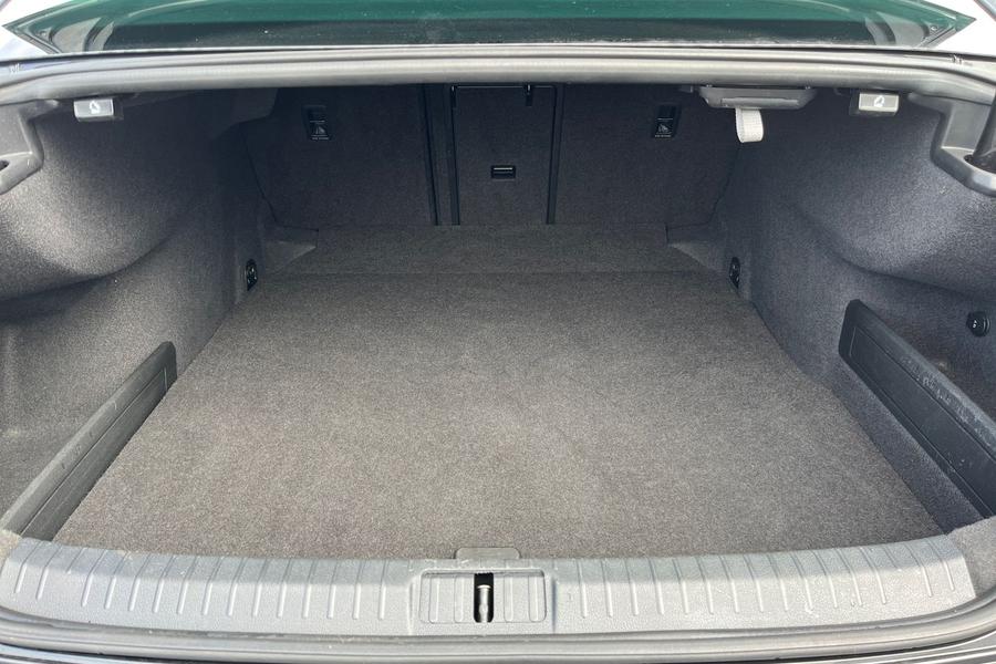 Volkswagen PASSAT Photo autoimg-3e85d74a1514d4d3c73998f5aeab15596647d456.jpg
