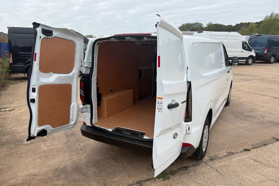 Ford TRANSIT CUSTOM Photo autoimg-3e8a58acf17c81cf13c16bc317e00acc6d54b4cd.jpg