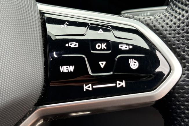 VOLKSWAGEN Golf Photo 17