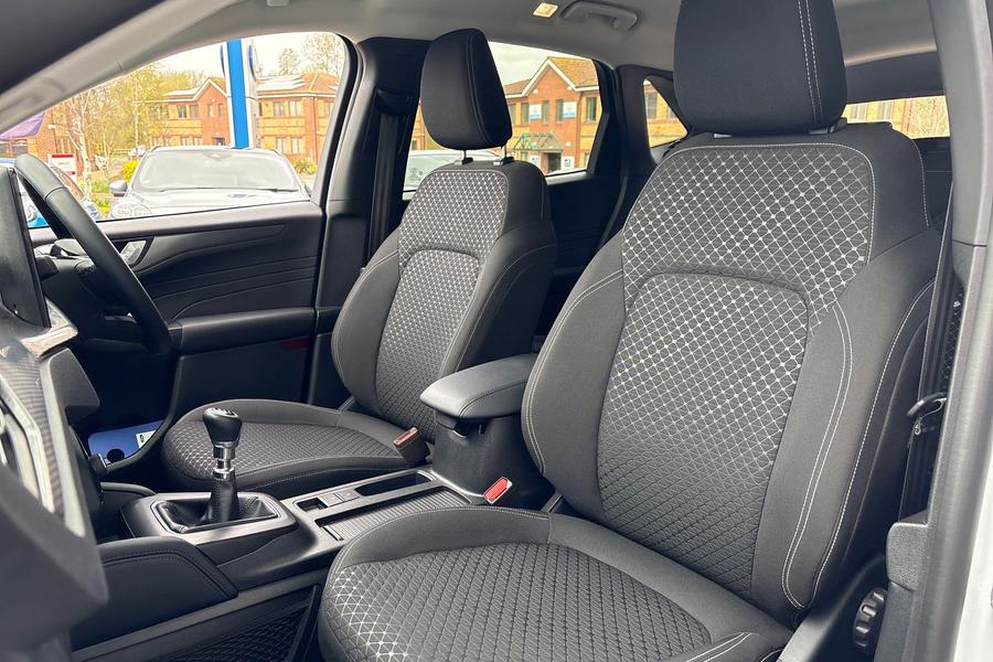 Ford KUGA Photo autoimg-3e9178b6962d460ea071fc83e74f4dafbb91b46c.jpg