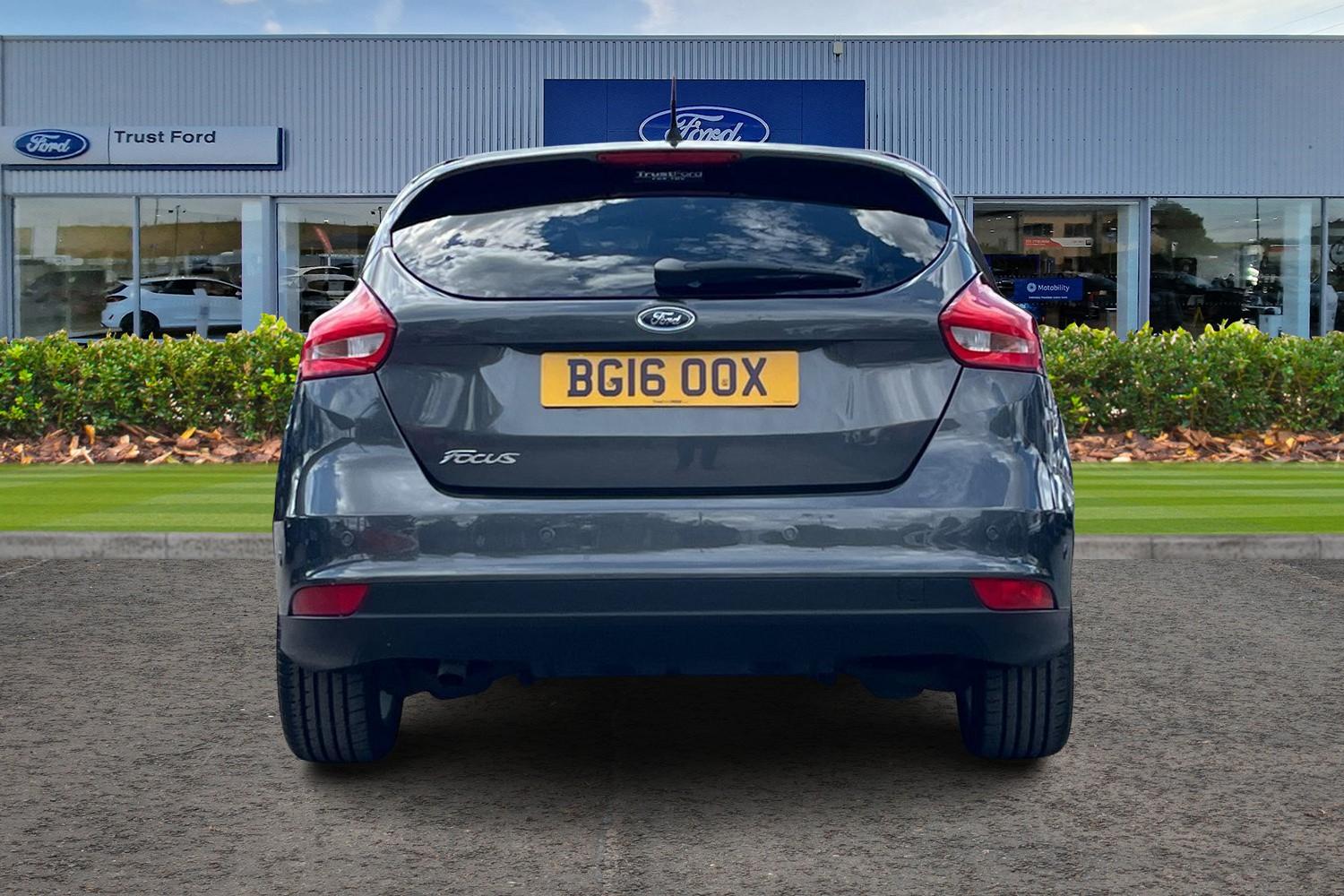 Ford FOCUS Photo 6