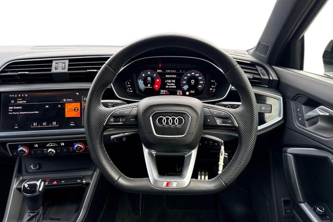 Audi Q3 Photo 12