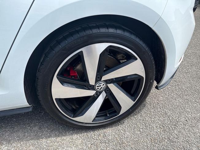 VOLKSWAGEN Golf Photo 25
