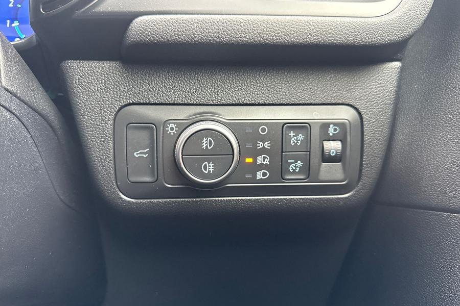 Ford KUGA Photo autoimg-3ea5fda623578b0581b9c1c2f25456a58e645612.jpg
