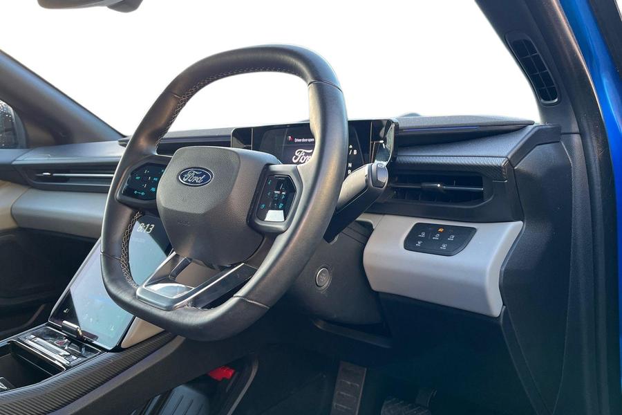 Ford EXPLORER Photo autoimg-3ea855f3bf3bd4cc4af108125d6c36ac70b9f61e.jpg