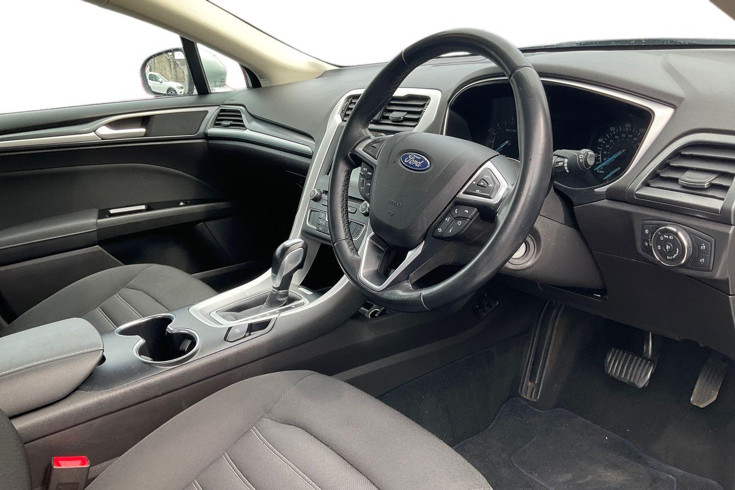 Ford MONDEO Photo 8