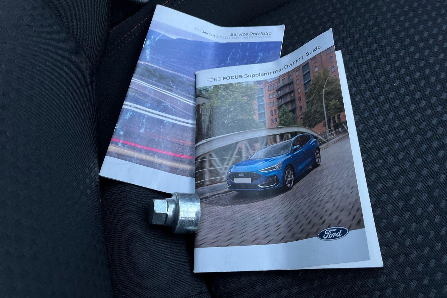 Ford FOCUS Photo 21