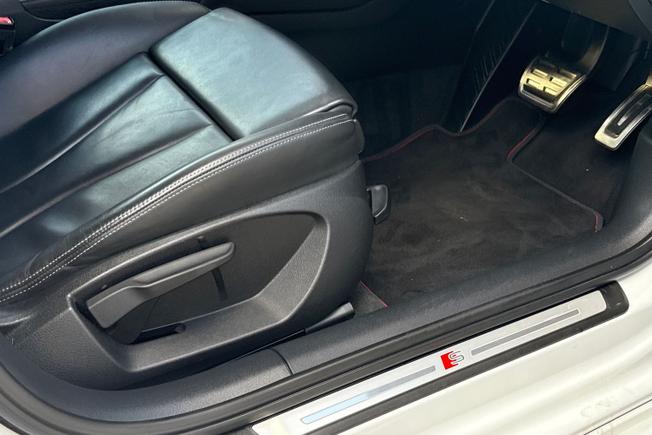 AUDI S3 Photo 30