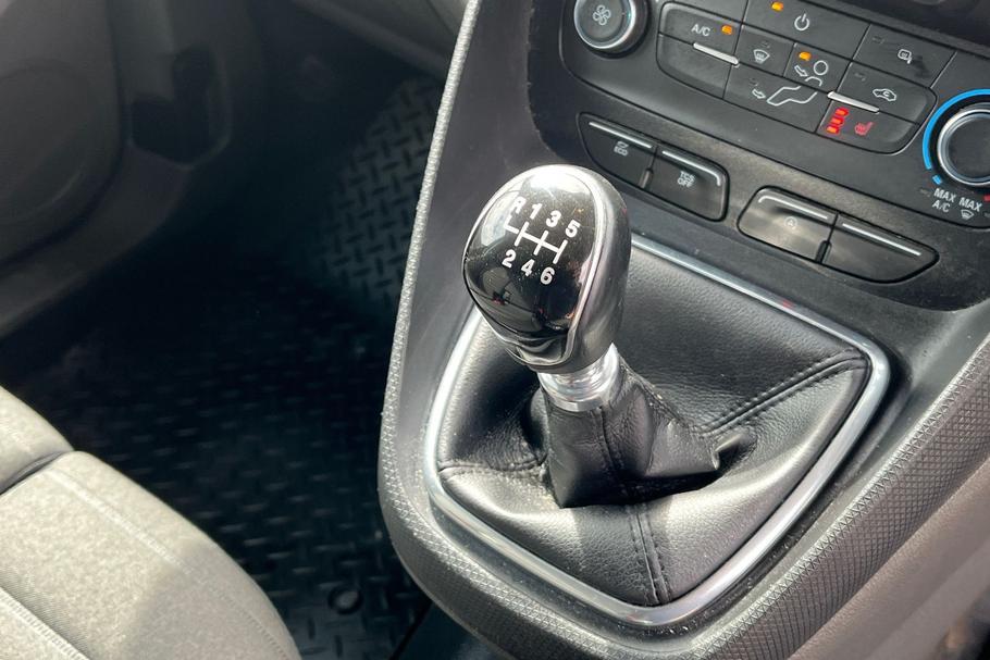 Used FORD TRANSIT CONNECT WU69ZDR 39