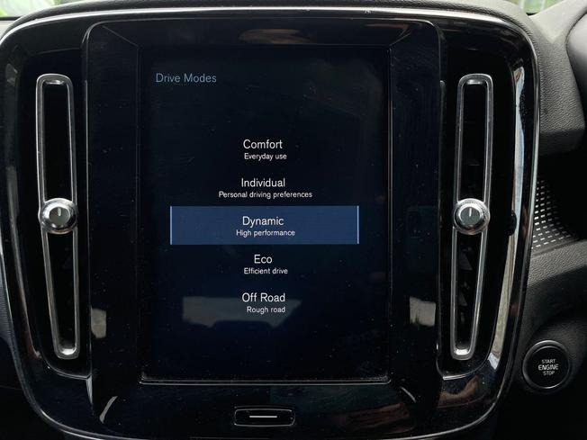 VOLVO XC40 Photo 27