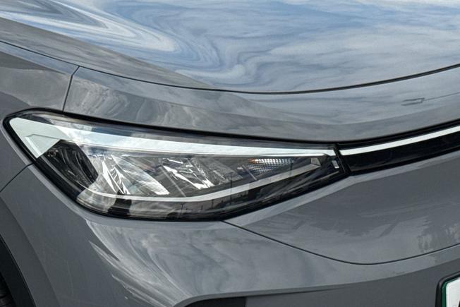 VOLKSWAGEN ID.4 Photo 19