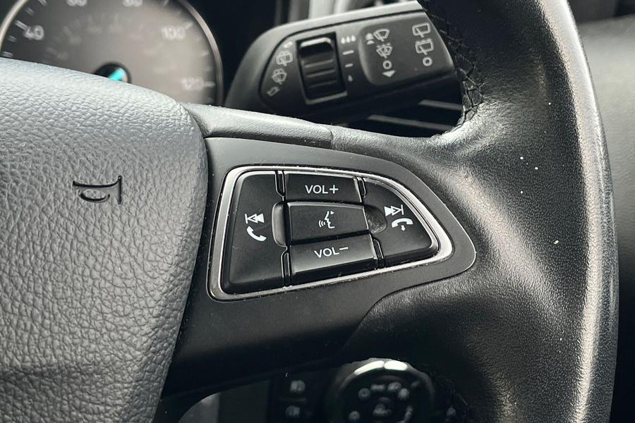 Ford Ecosport Photo autoimg-3ec6712cb2fe4f178220cb1933022e6c9b0a2b37.jpg