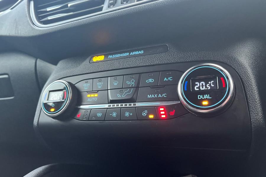 Ford KUGA Photo autoimg-3ec9e6d993c156b30984eb2272de41f4e686d516.jpg