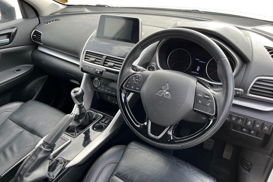 Mitsubishi ECLIPSE CROSS Photo autoimg-3ecd5d167fecee90950329d5adee16d5dad0ed28.jpg