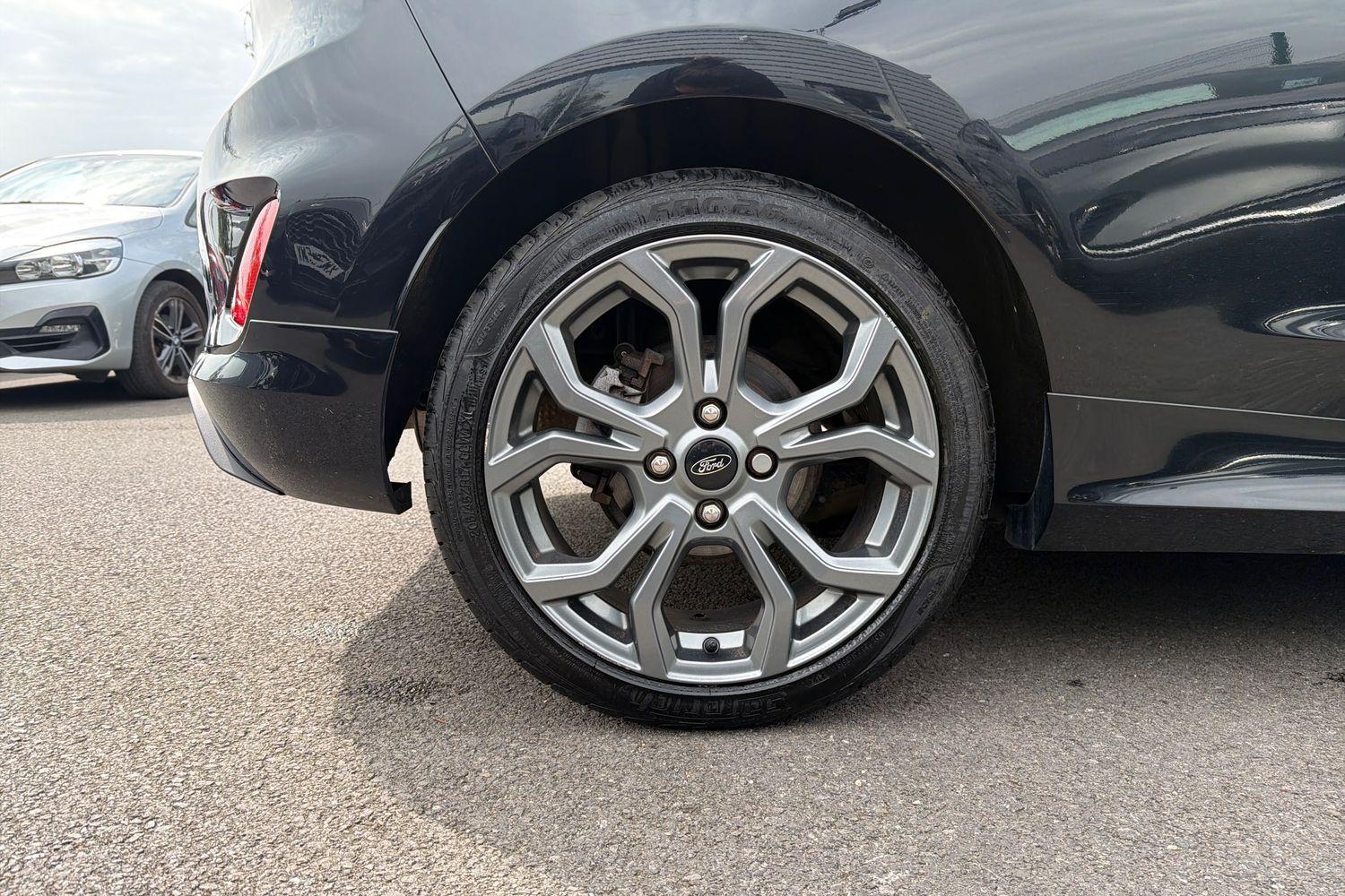 Ford FIESTA Photo 7