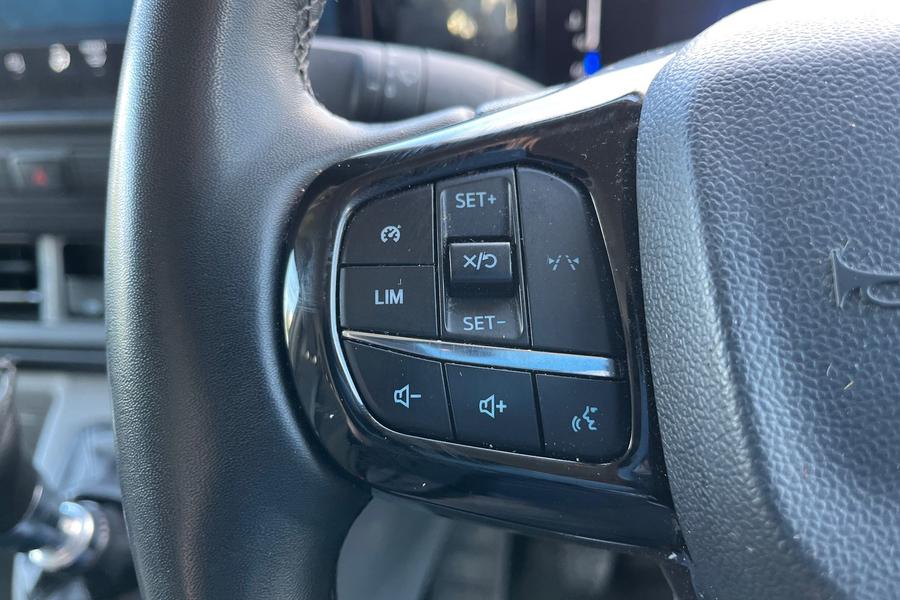 Ford Transit Custom Photo autoimg-3ece42b1a6bf86668c01ef1d2cd552978b521b70.jpg
