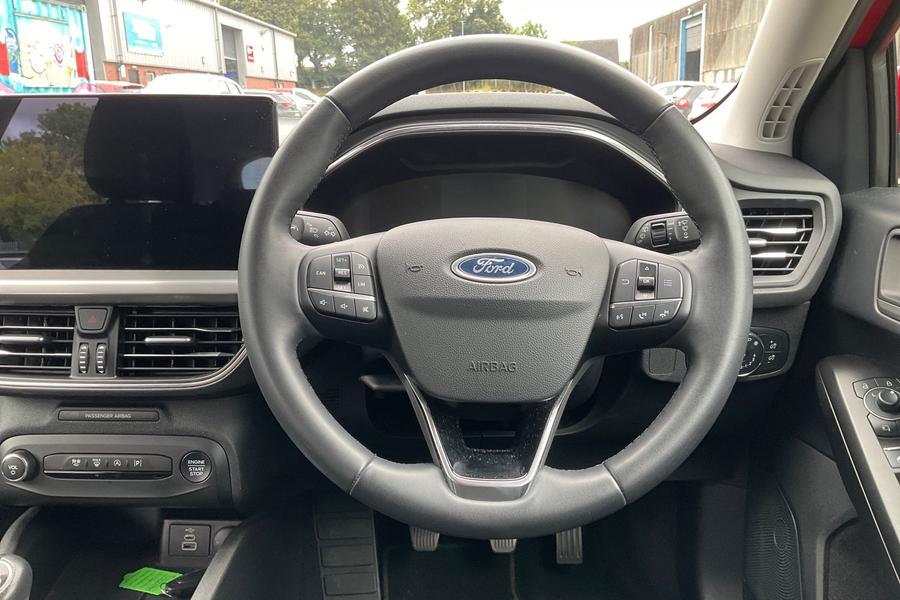 Ford Focus Photo autoimg-3ece478e8ee1861c75e4de16781d5904411506a7.jpg