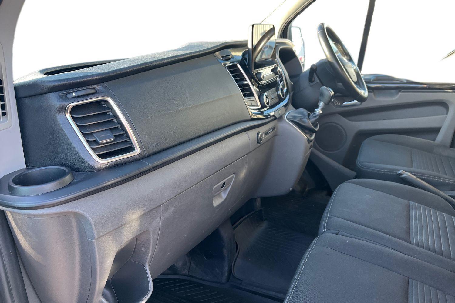 Ford TRANSIT CUSTOM Photo 2