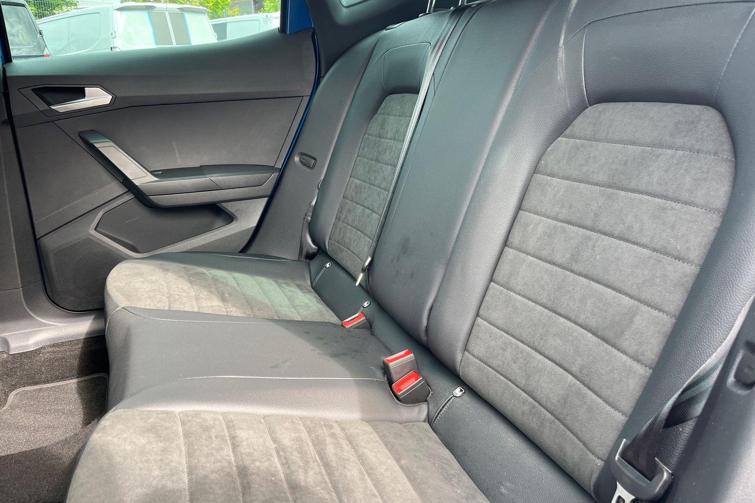 SEAT ARONA Photo 19