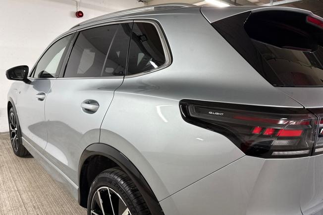 VOLKSWAGEN Tiguan Photo 36