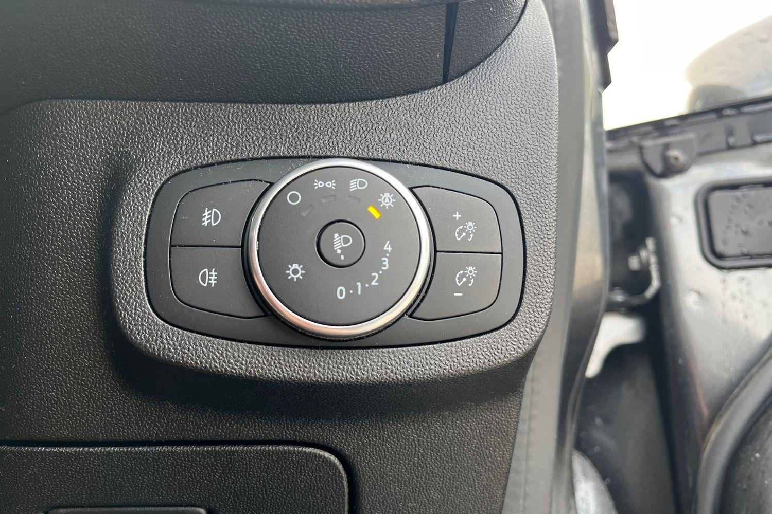 Ford FIESTA Photo 24