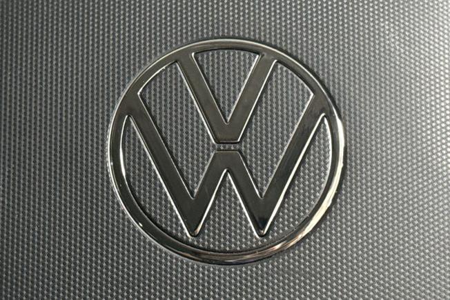 VOLKSWAGEN Passat Photo 25