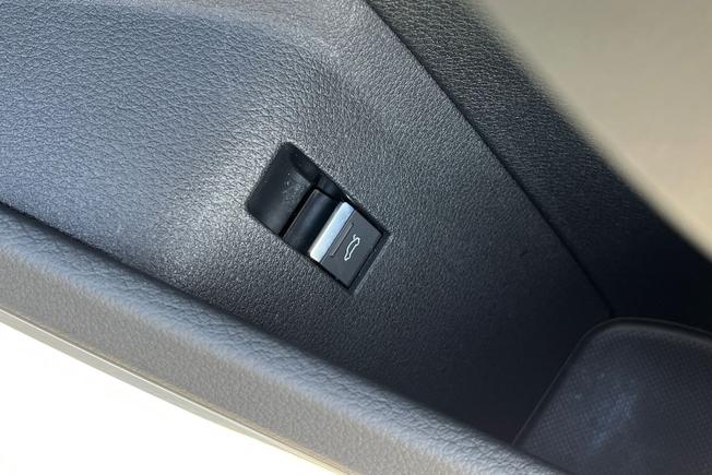 AUDI e-tron Photo 47