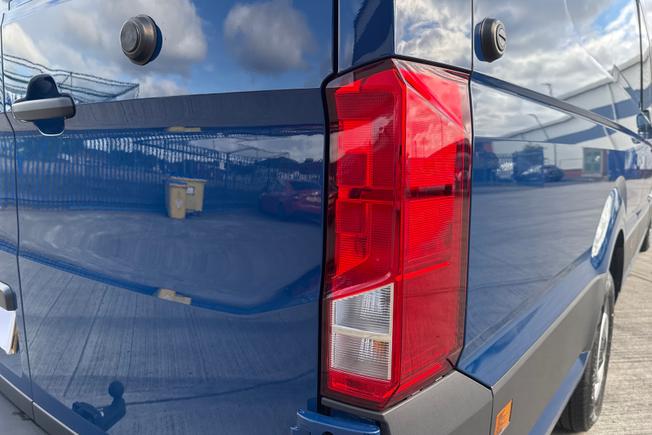VOLKSWAGEN Crafter Photo 18