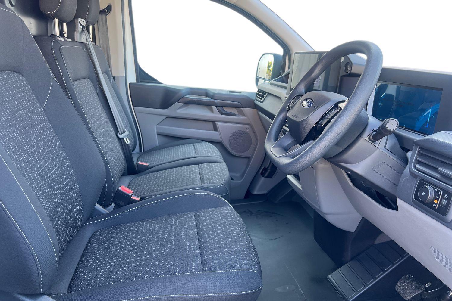 Ford E-Transit Custom Photo 10