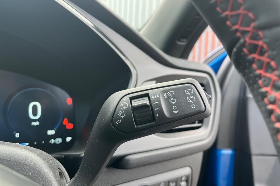 Ford KUGA Photo autoimg-3ee6d63fff7dc40e4e10565e7052a5e80f8d9186.jpg
