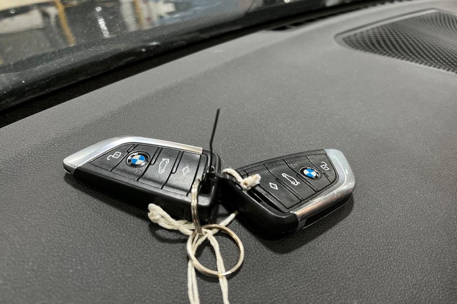BMW 3 SERIES Photo autoimg-3eee3b0e803eea68a68e08a5dc166a86275a4469.jpg