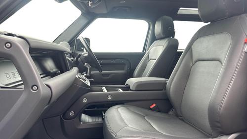 Land Rover Defender Photo autoimg-3eee7e0ce852c9b09a867429d685bbe3c93e93e5.jpg