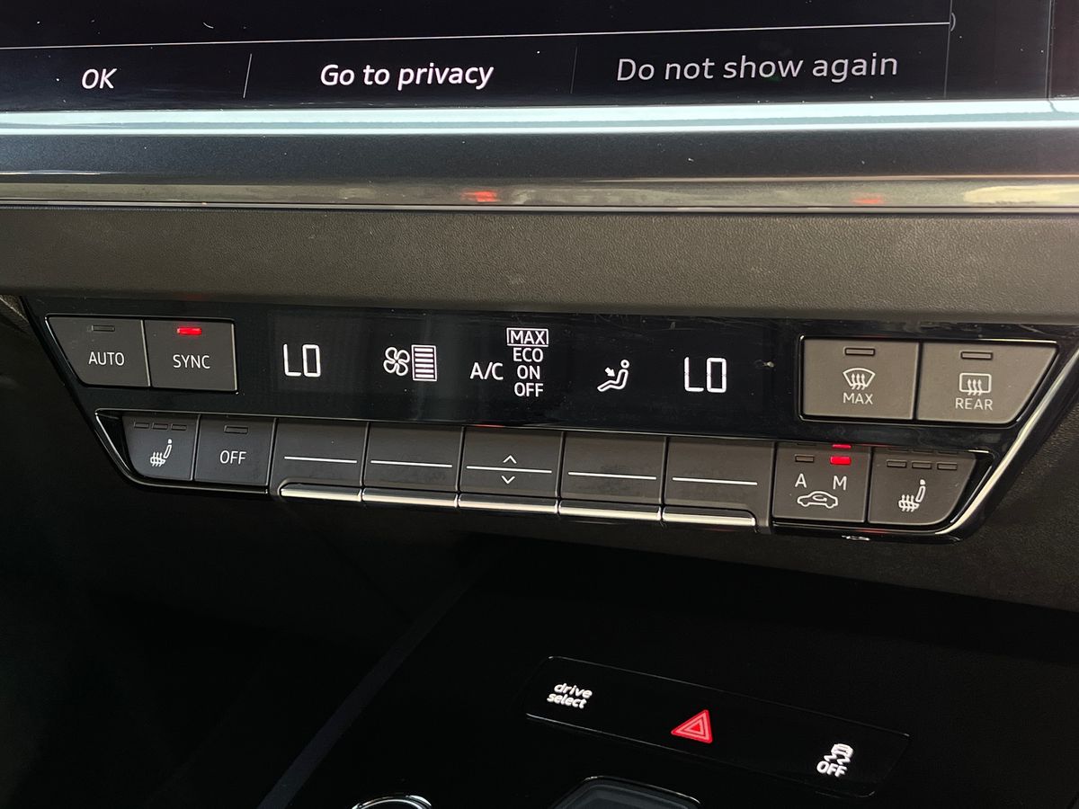 Audi Q4 e-tron Photo 12