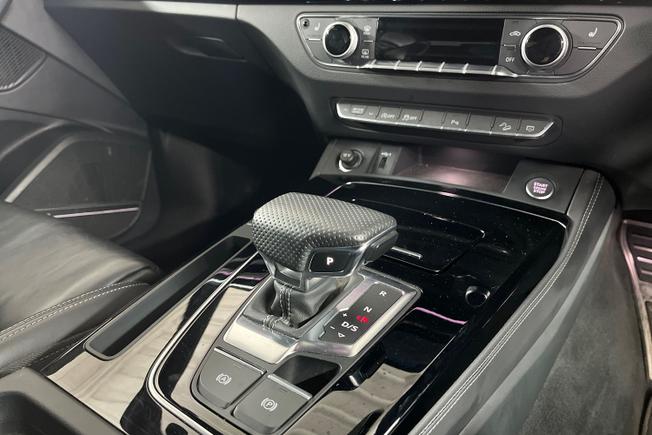 AUDI Q5 Photo 23