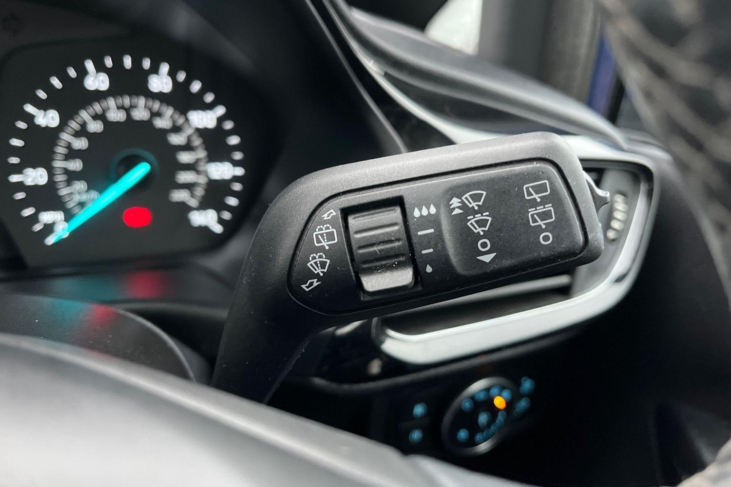 Ford FIESTA Photo 14