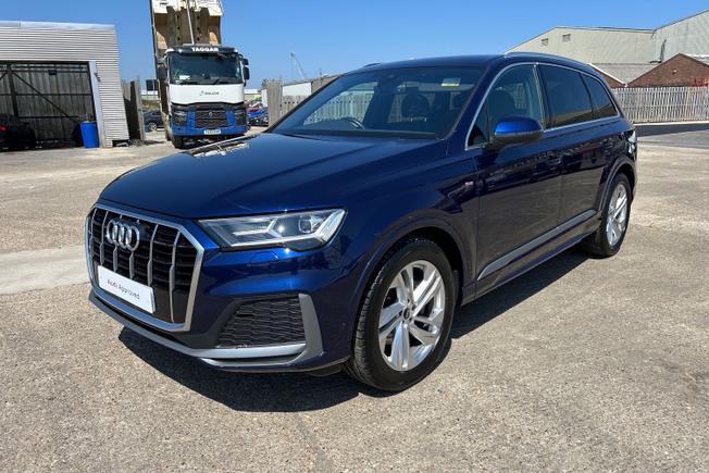 AUDI Q7 Photo 22