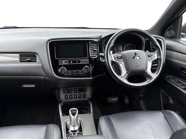 MITSUBISHI Outlander Photo 11