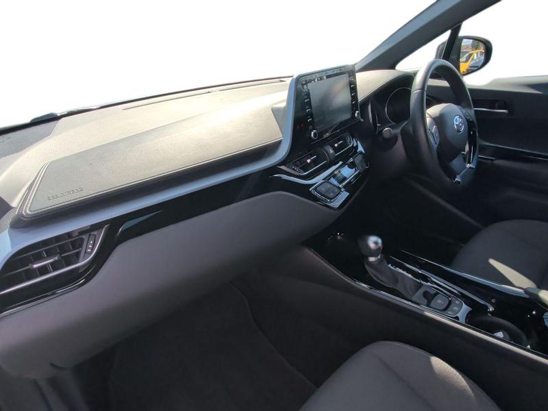 Used Toyota C-HR NV21USD 16